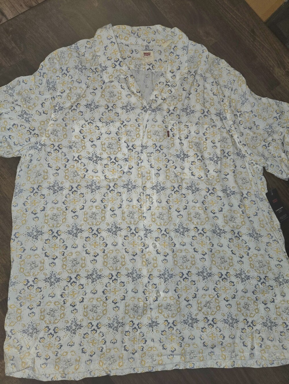 Levi's Mens L White Short-Sleeve Button-Down with Yellow & Blue Print. New